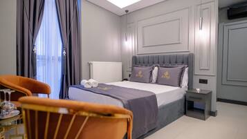 Habitación doble superior | Ropa de cama de alta calidad, minibar, escritorio y wifi gratis