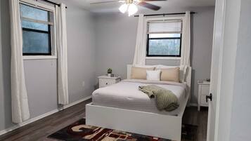 1 chambre, fer et planche Ă repasser, Wi-Fi gratuit, draps fournis