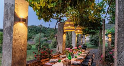 Villa Magnolie, a 5 bedrooms Traditional Villa in Lucca with Private Garden in the Hamlet of Vorno