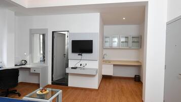 Premier Room | Premium bedding, Select Comfort beds, minibar, in-room safe