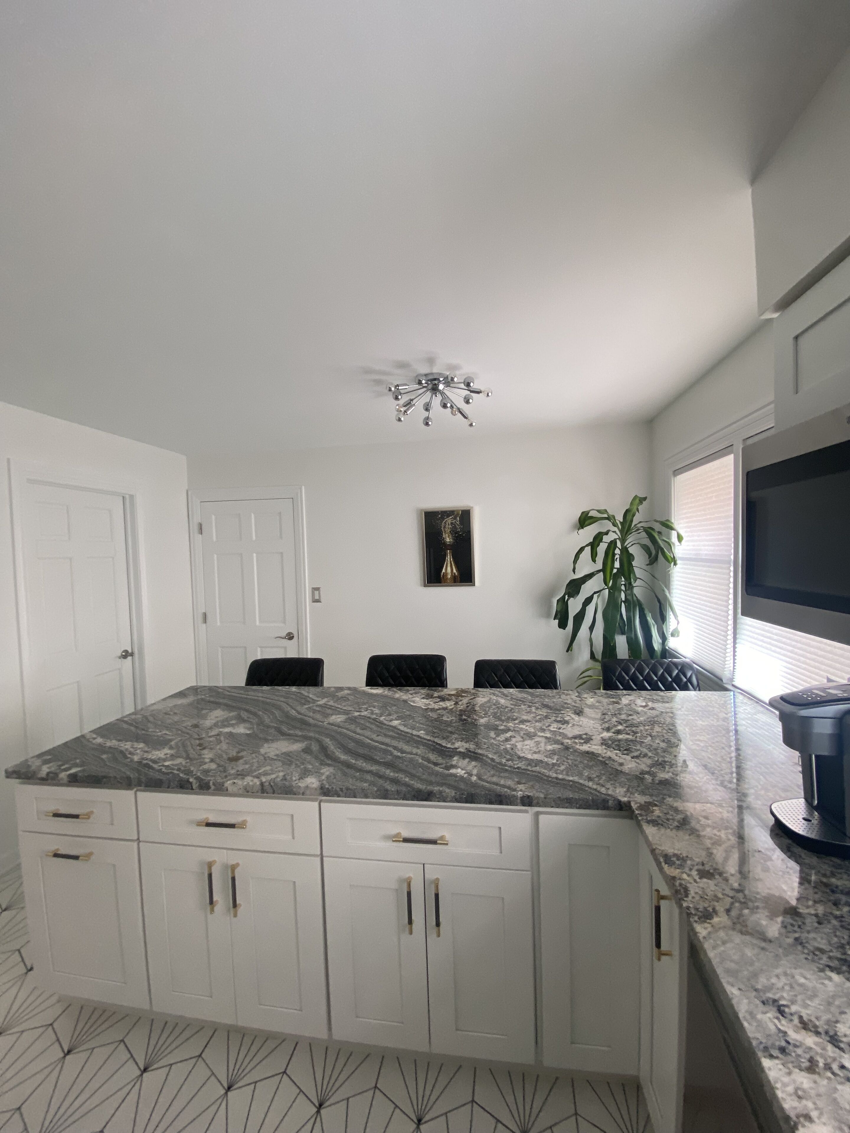 Modern Apartment in Berwyn