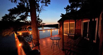 Amazing lakeview Spring Lake Tree House #2 "LoveLight" w/ hot tub