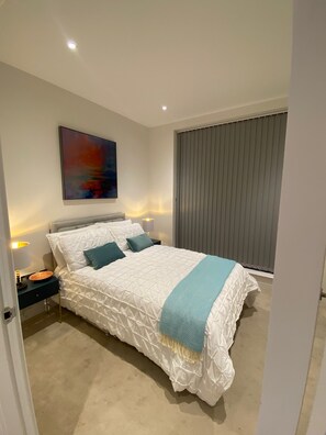 3 bedrooms - Marvelous 3 Bed Penthouse in Kewbridge (Brentford)