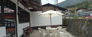 Outdoor dining - Lodging house pleasant atmosphere, connect with nature (Cuzco)