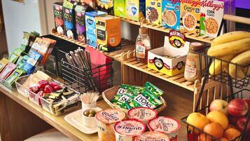 Daily continental breakfast (GBP 7 per person)