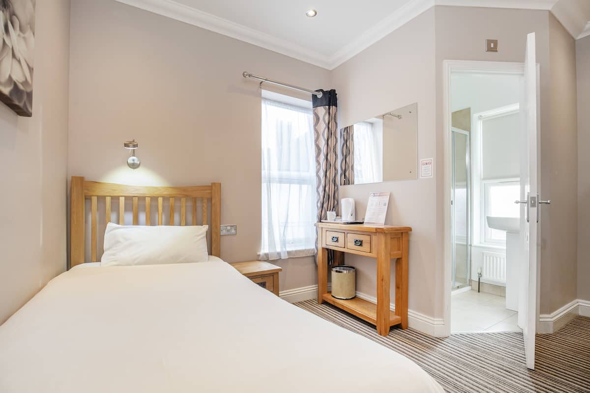 Standard Single Room | Desk, blackout drapes, iron/ironing board, free WiFi