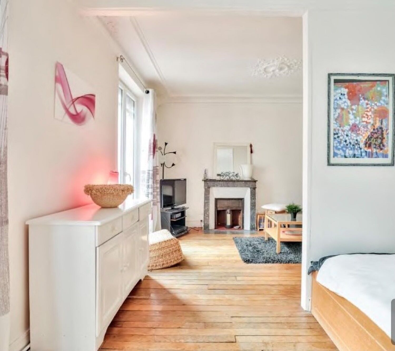 1 室のベッドルーム、WiFi