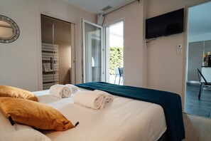 4 bedrooms, iron/ironing board, free WiFi, bed sheets - VILLA EYRAC - Contemporain et familial au port d'Arcachon (Arcachon)