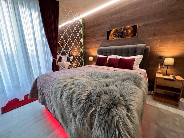 1 bedroom, bed sheets