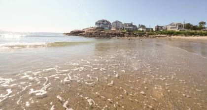 Long Beach Suites: Steps To Beach, Newly Built