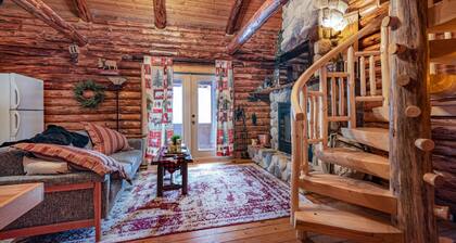 Private Log Cabin in 10 Acre Forest