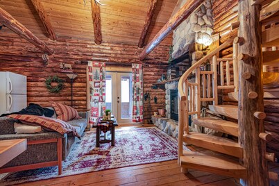 Private Log Cabin in 10 Acre Forest