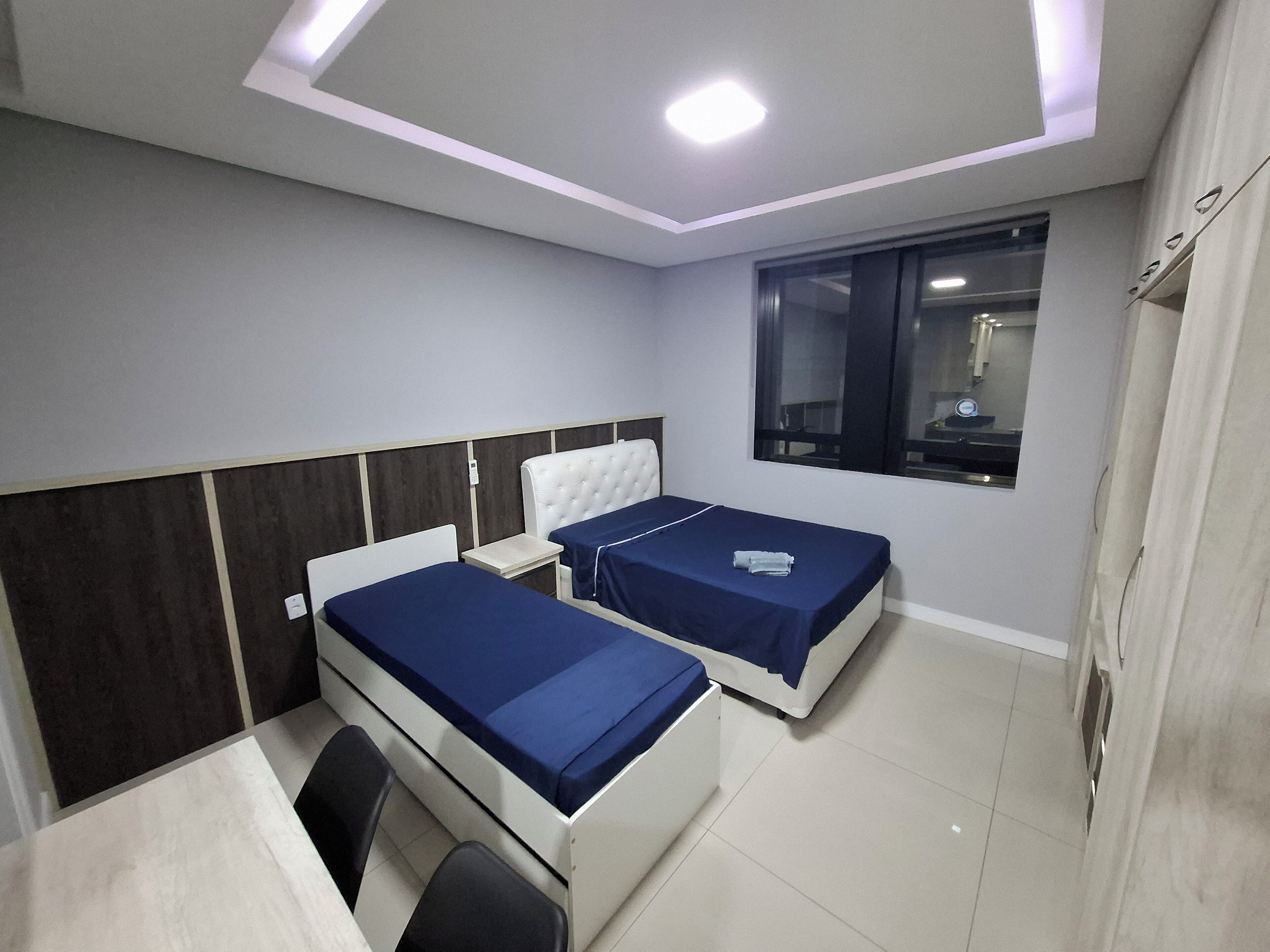 ทราดิชันนัลสตูดิโอ | เครื่องนอนระดับพรีเมียม, โต๊ะทำงาน, พื้นที่ทำงานแบบใช้แล็ปท็อป