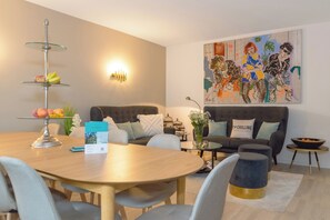 تفاصيل الفندق من الداخل