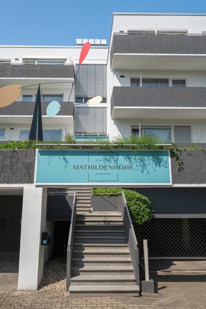 واجهة المنشأة