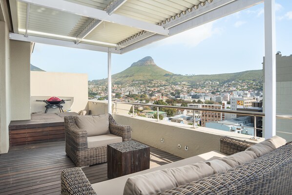 Grand Apartment | Balcony view - Four Seasons 1701 (Cape Town)