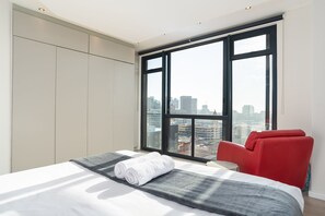 2 bedrooms, laptop workspace, iron/ironing board, free WiFi