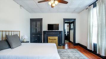 1 bedroom, desk, iron/ironing board, free WiFi