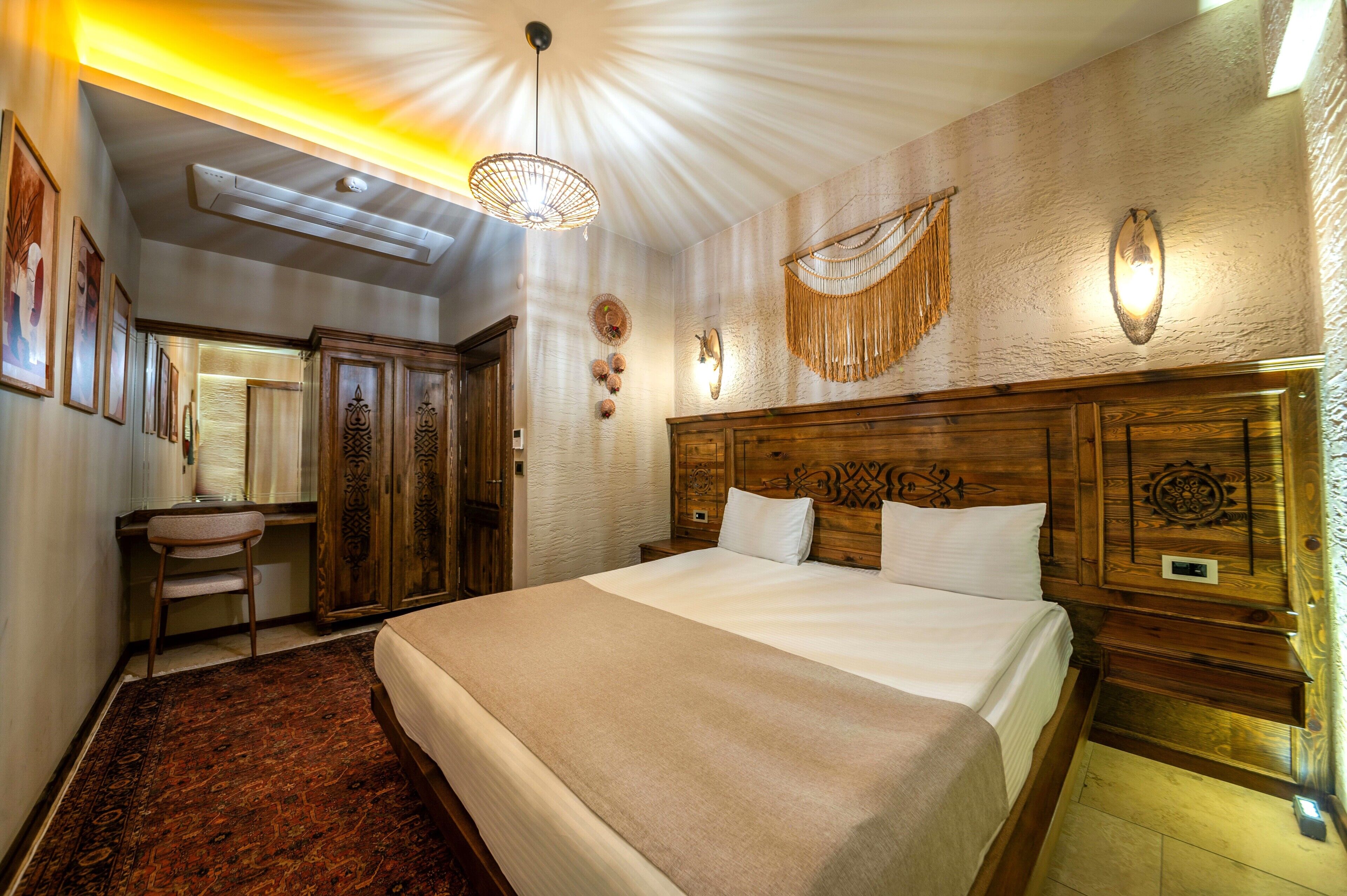 Comfort Suite | Frette Italian sheets, premium bedding, down comforters