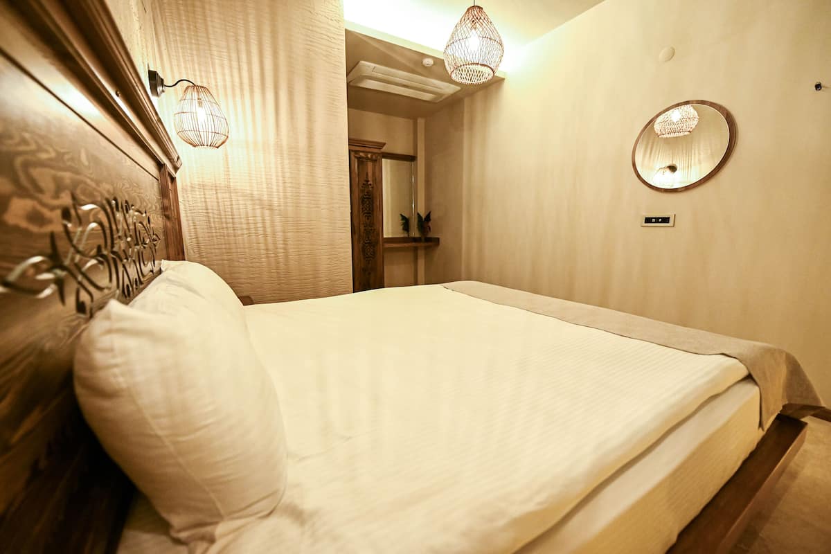 Elite Suite | 1 bedroom, Frette Italian sheets, premium bedding, down duvets