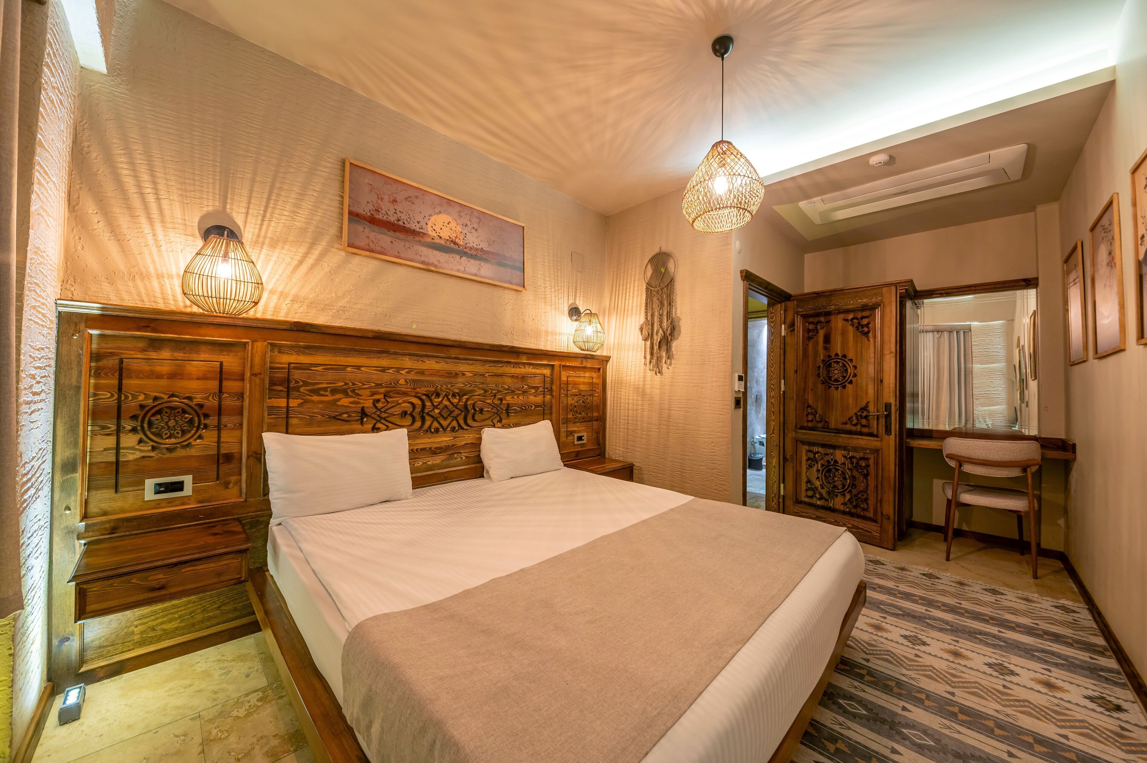 Elite Suite | Frette Italian sheets, premium bedding, down comforters