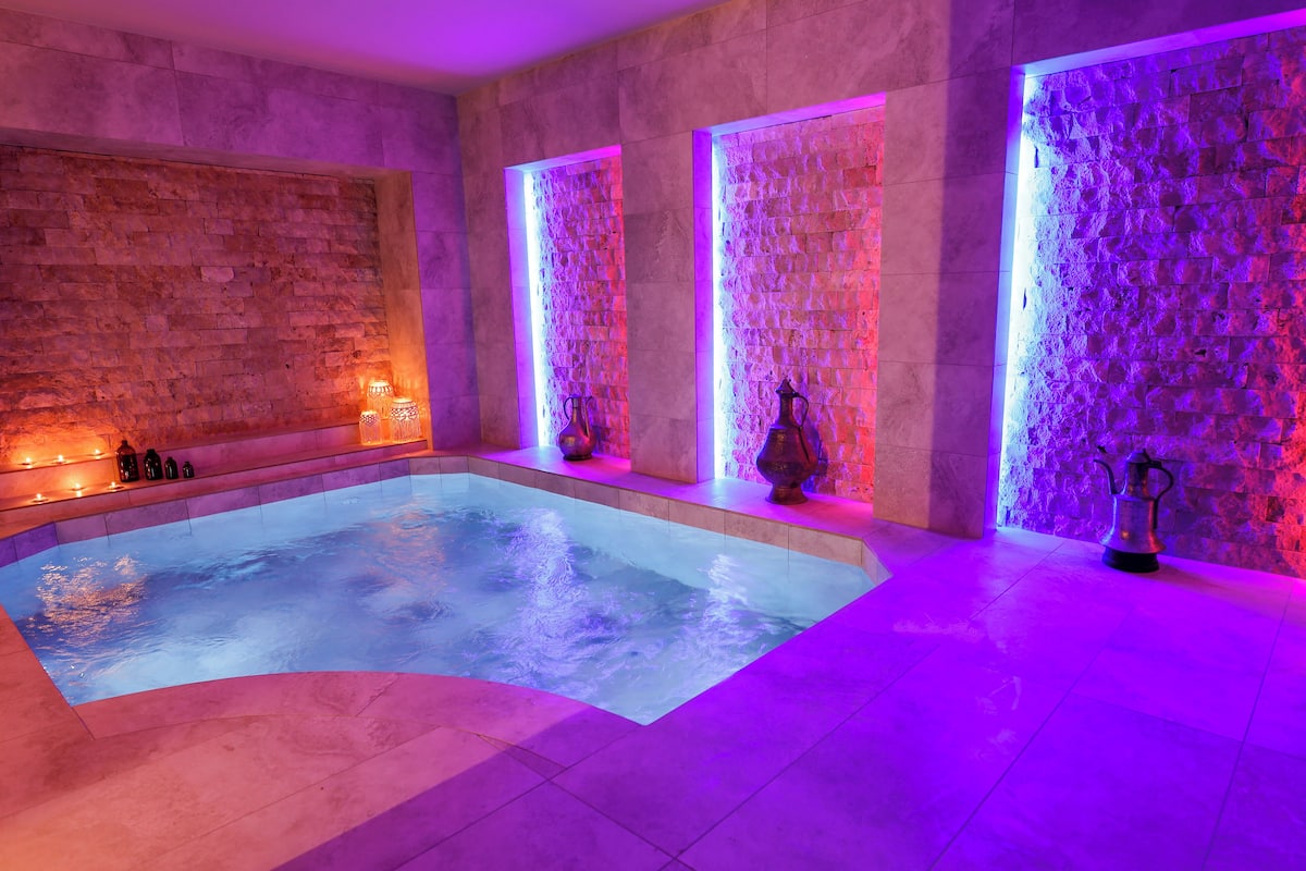 Royal Room, Private Pool | 1 bedroom, Frette Italian sheets, premium bedding, down duvets