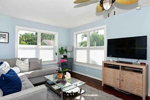 Smart TV, books, printers - RATED #1 In W. Palm Beach! Heated Pool! II (West Palm Beach)