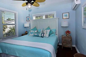 2 bedrooms, desk, iron/ironing board, travel cot - RATED #1 In W. Palm Beach! Heated Pool! II (West Palm Beach)