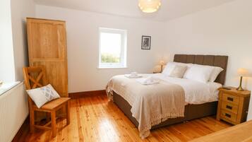 4 dormitorios, decoración individual, mobiliario individual