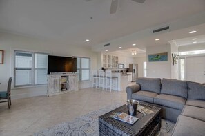 Smart TV - Beautiful Stock Island Rental ~10 Min from Downtown Key West (Key West)