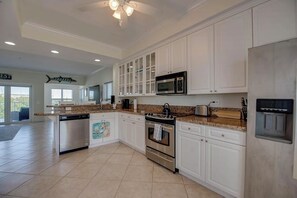 Fridge, microwave, oven, stovetop - Beautiful Stock Island Rental ~10 Min from Downtown Key West (Key West)