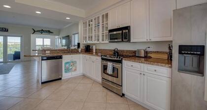 Beautiful Stock Island Rental ~10 Min from Downtown Key West