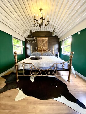 1 dormitori, un bressol de viatge, wifi gratuïta i roba de llit 