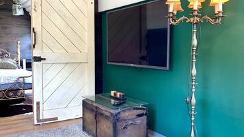 1 Schlafzimmer, Reisekinderbett, kostenloses WLAN, Bettwäsche