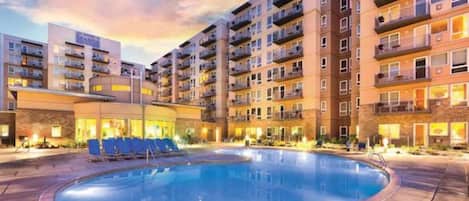 Outdoor pool, a heated pool