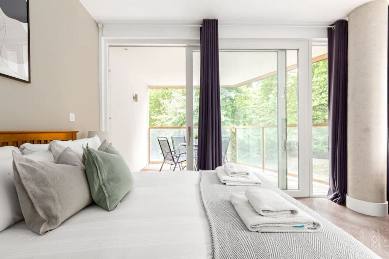 2 Schlafzimmer, Allergikerbettwaren, Bügeleisen/Bügelbrett