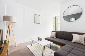 Smart TV - 2 Bed Balcony Flat in Islington (Greater London)