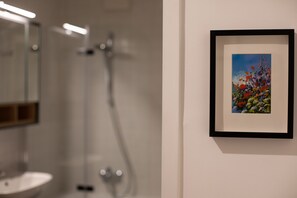 Shower - Central and modern apartment near the Neuseenland and the city of Leipzig (Markkleeberg)