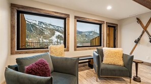 Smart TV, fireplace, books - Newly Remodeled! Townhome with Ski Access  & Private Hot Tub!            (Whitefish)