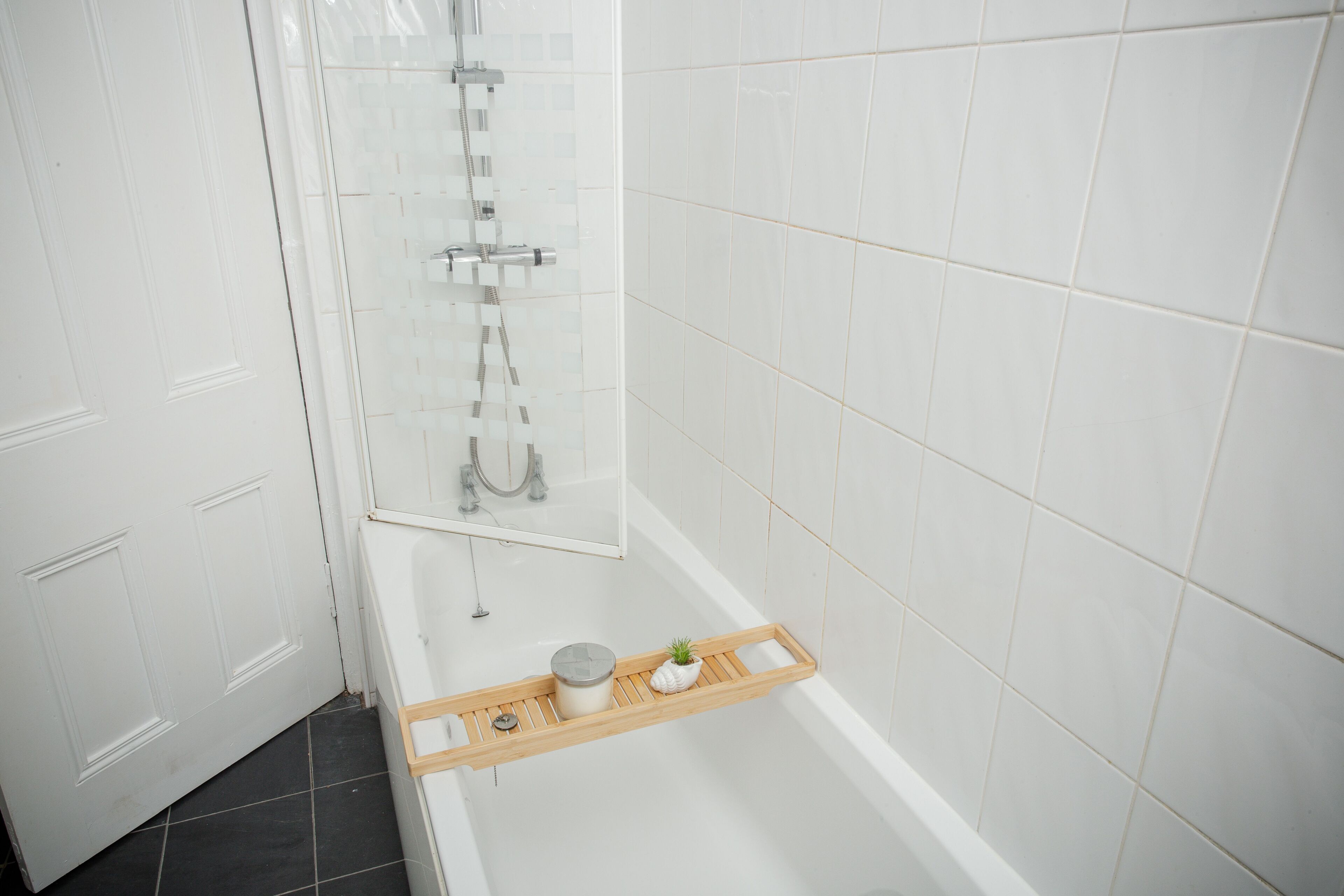 Apartment, Private Bathroom, Garden View | Interior
