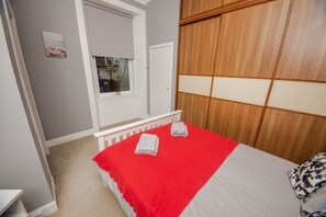 Apartment, Private Bathroom, Garden View | Interior