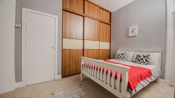 Apartment, Private Bathroom, Garden View | Interior