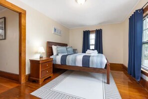3 dormitorios, tabla de planchar con plancha, wifi gratis y ropa de cama