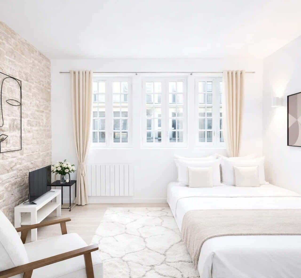 アイロン / アイロン台、旅行用ベビーベッド、WiFi、ベッドシーツ