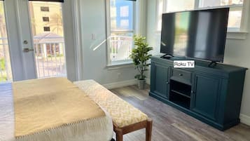 2 habitaciones, tabla de planchar con plancha y cuna de viaje