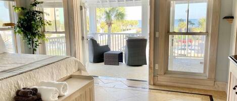 5 bedrooms, desk, free WiFi, bed sheets