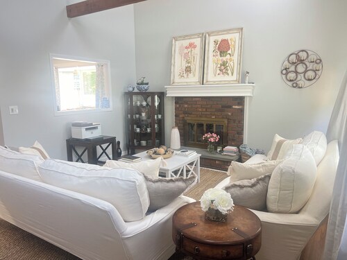 Peaceful and Relaxing Cape Cod Ranch located 7 Min. from the Beach.