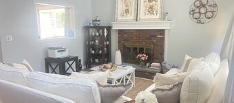 Peaceful and Relaxing Cape Cod Ranch located 7 Min. from the Beach.