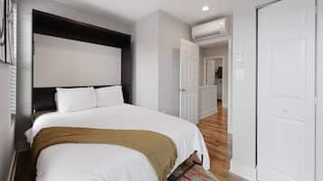 2 bedrooms, desk, iron/ironing board, travel cot