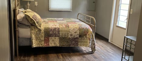 2 chambres, fer et planche Ă repasser, Wi-Fi gratuit, draps fournis